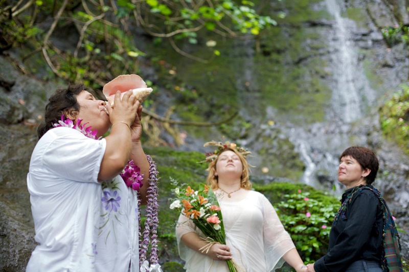 Waterfall Weddings on Oahu