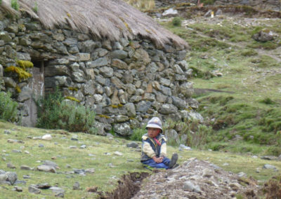 Kalona visits Peru to help Paskay
